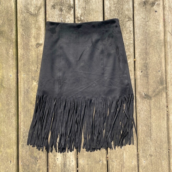 Beautiful faux suede tasseled midi skirt